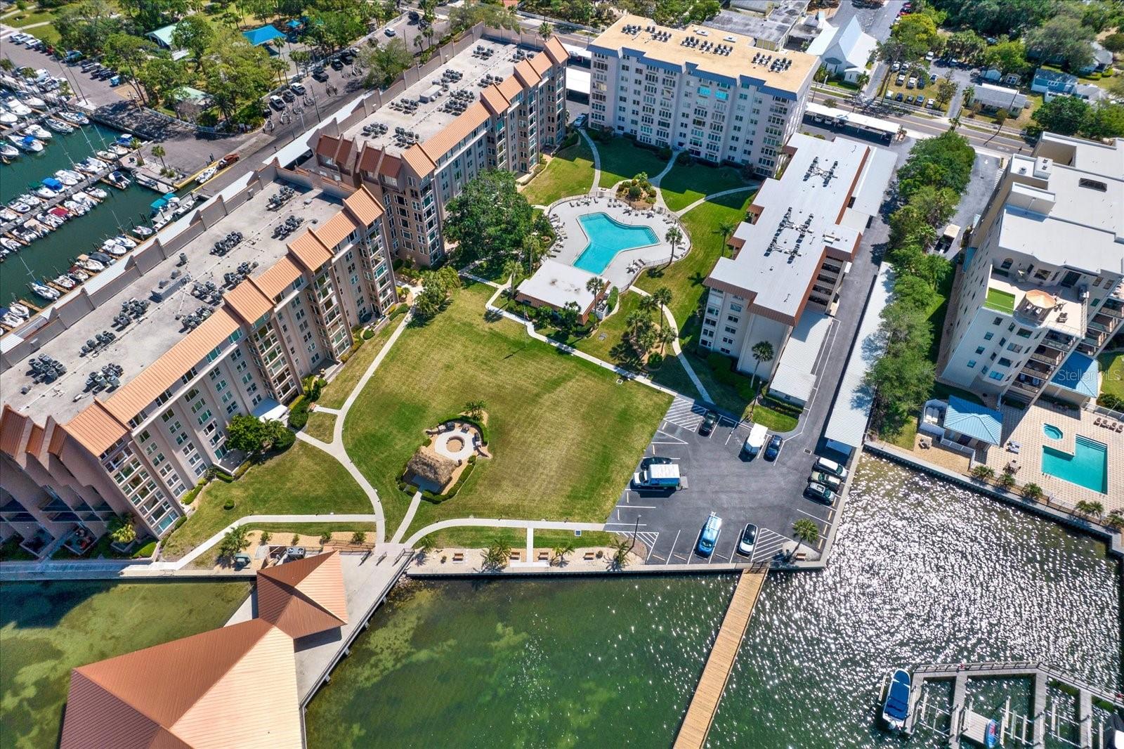 632 EDGEWATER DR #435