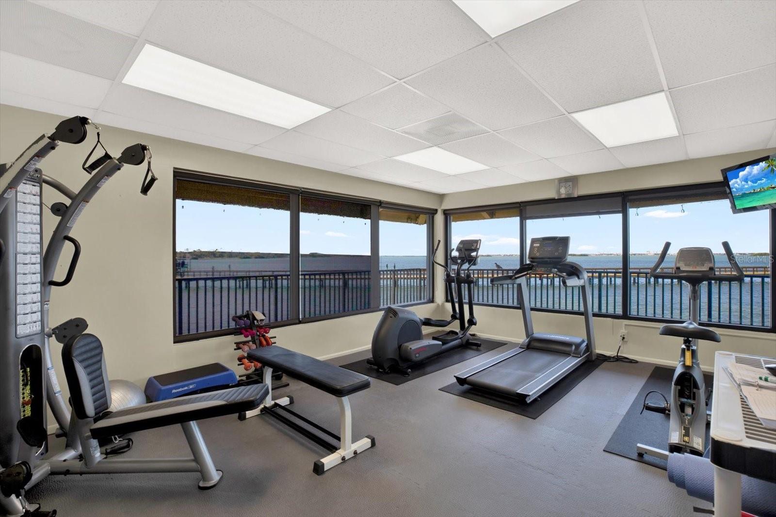632 EDGEWATER DR #435