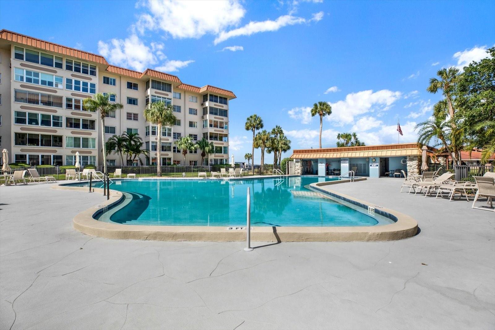 632 EDGEWATER DR #435