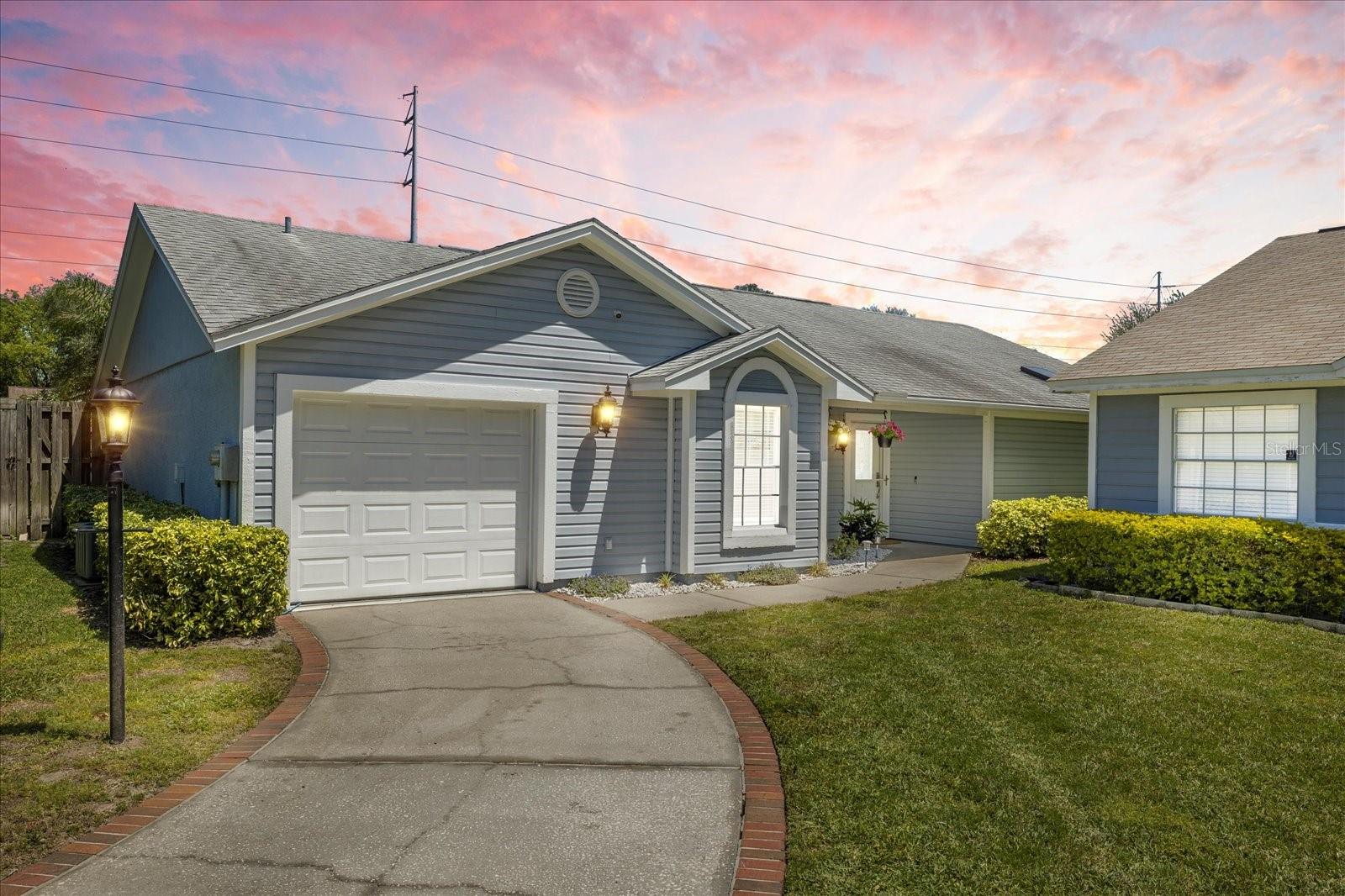 806 FRANKLIN CIR