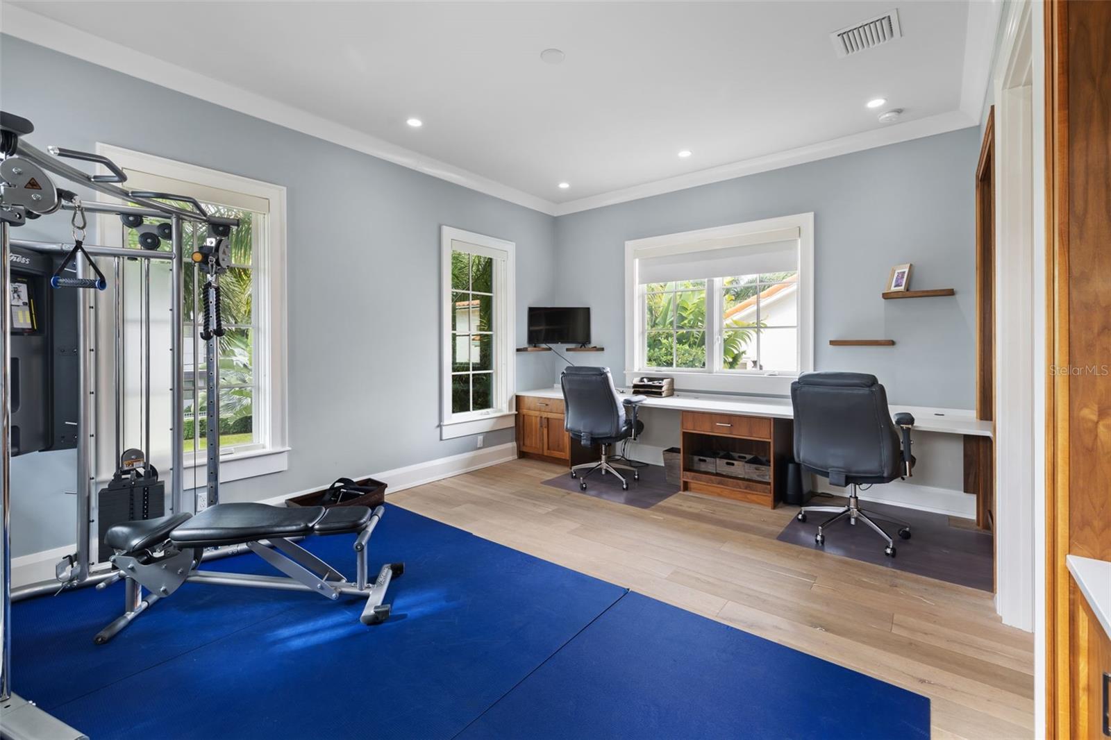 14 W SPANISH MAIN ST