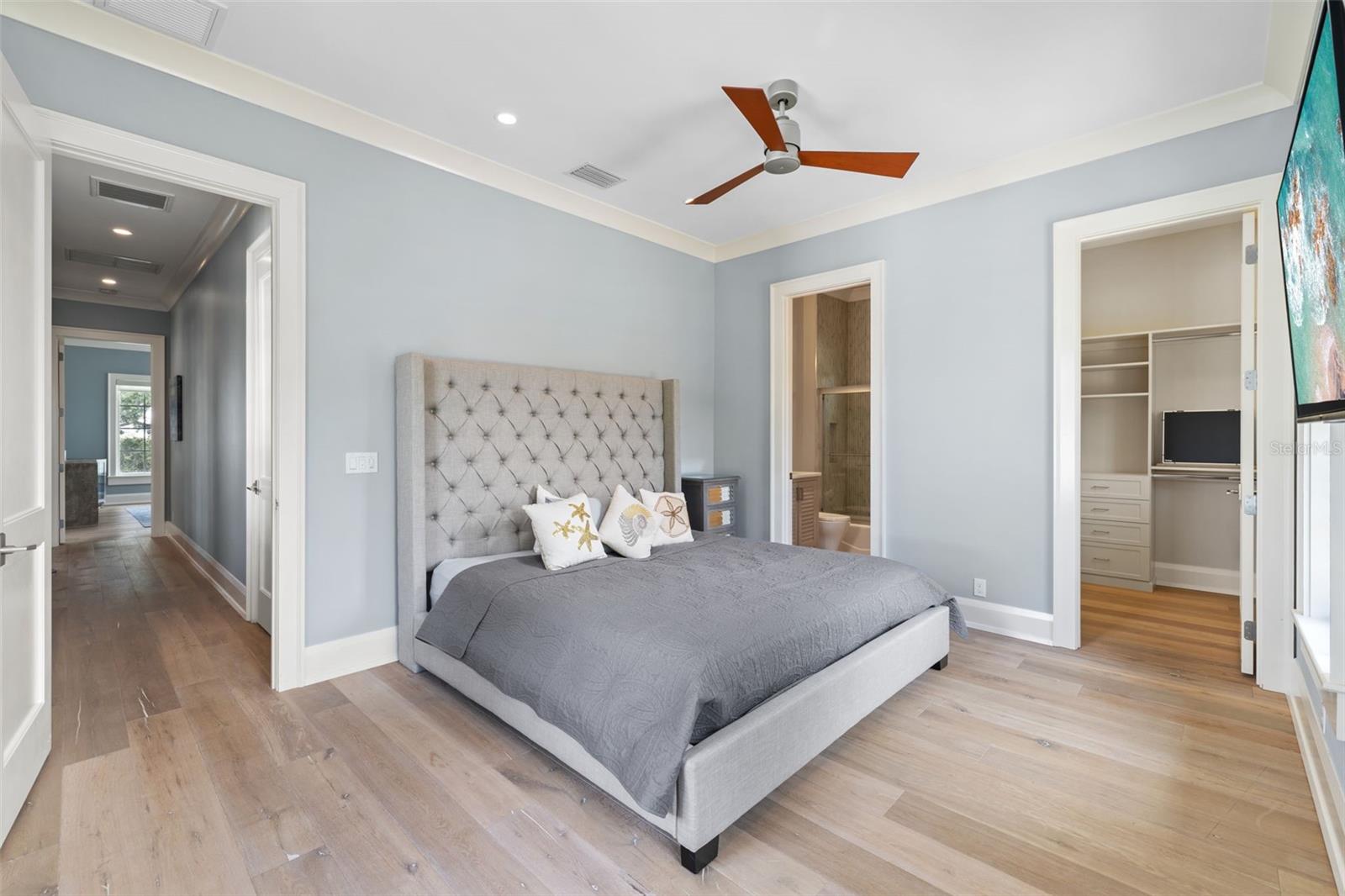 14 W SPANISH MAIN ST