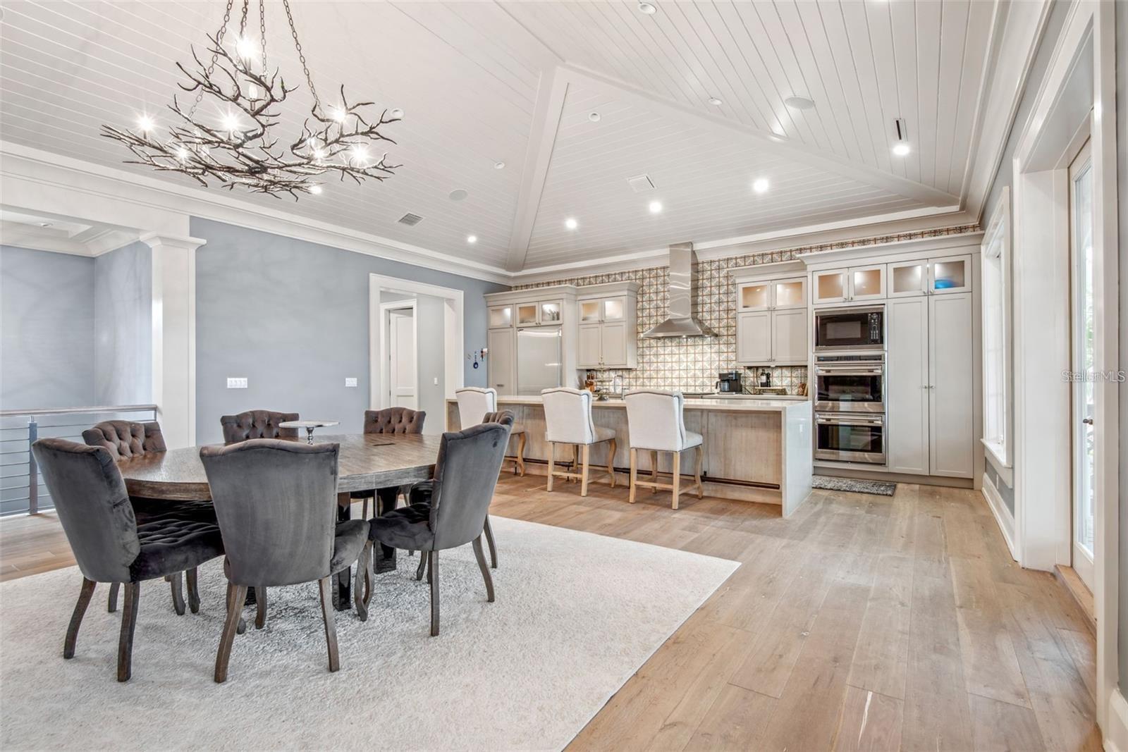 14 W SPANISH MAIN ST