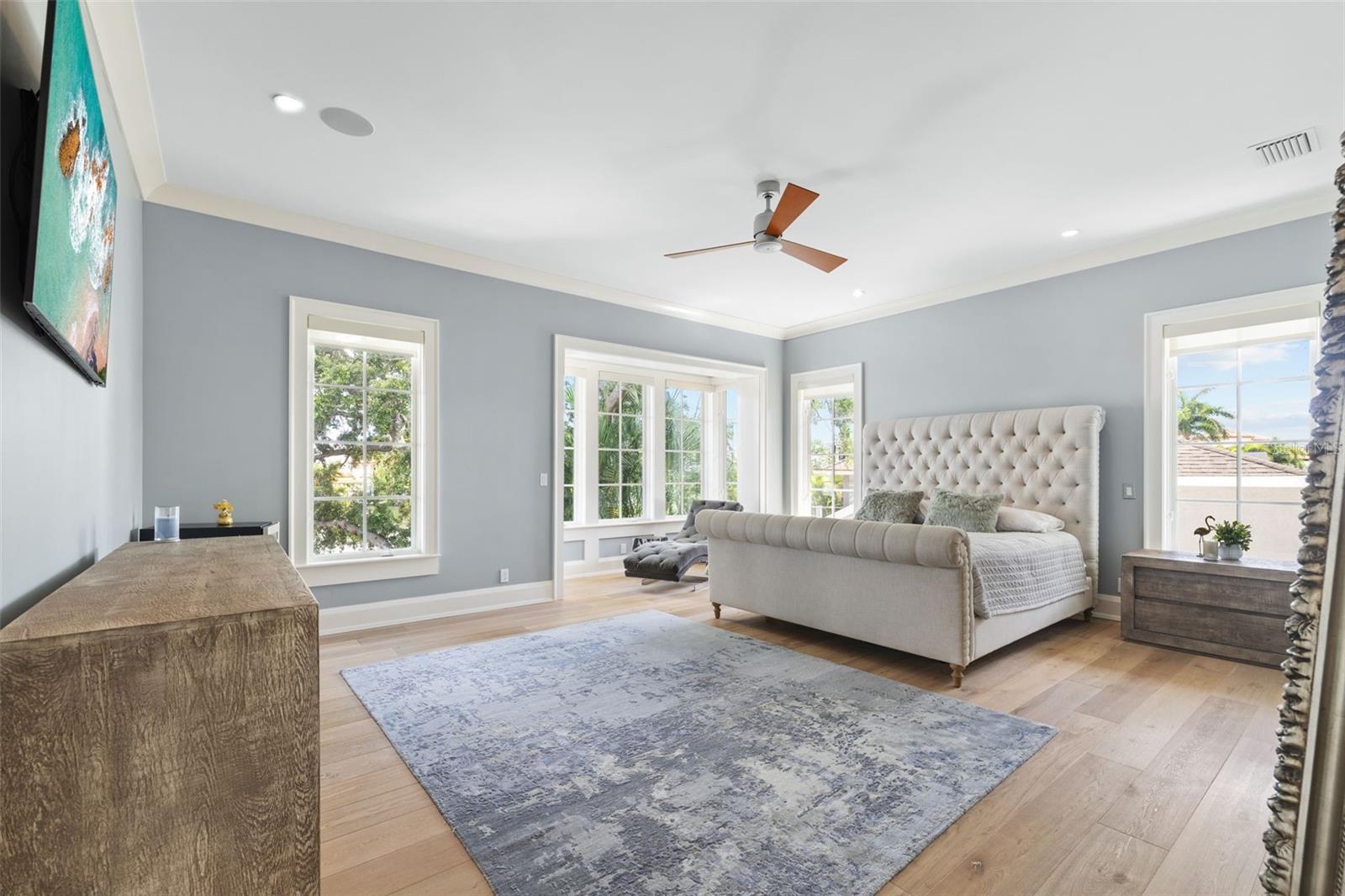 14 W SPANISH MAIN ST