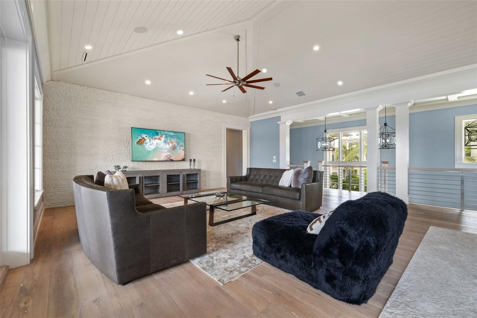 14 W SPANISH MAIN ST