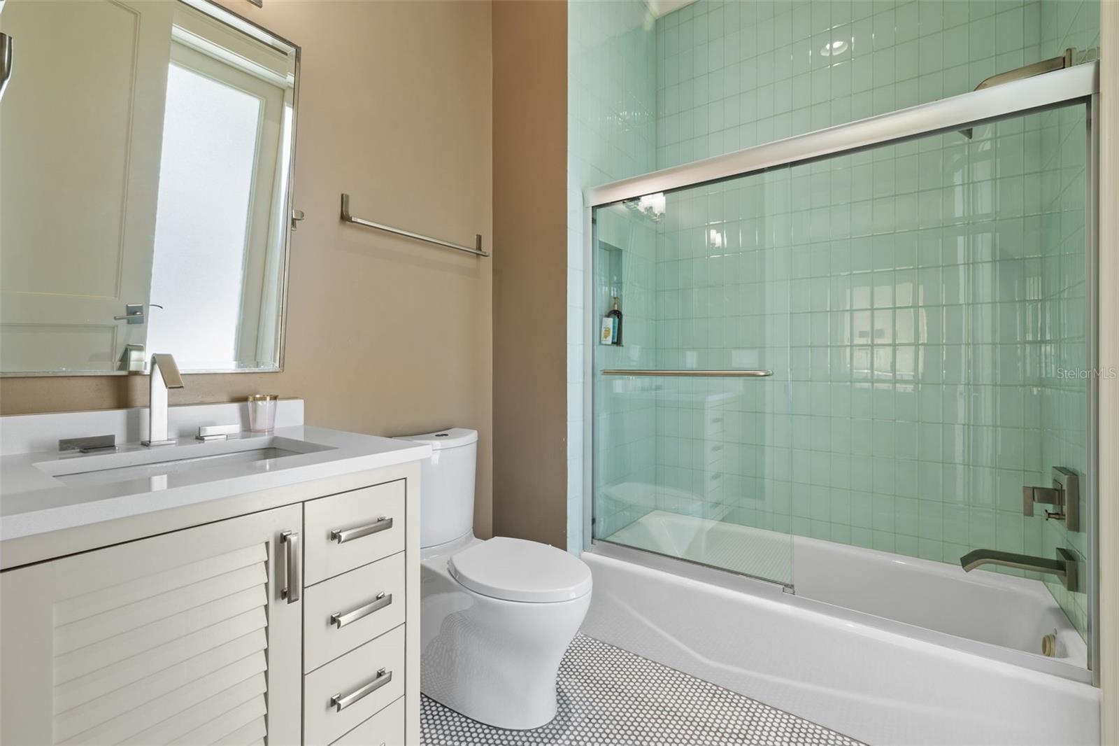 14 W SPANISH MAIN ST