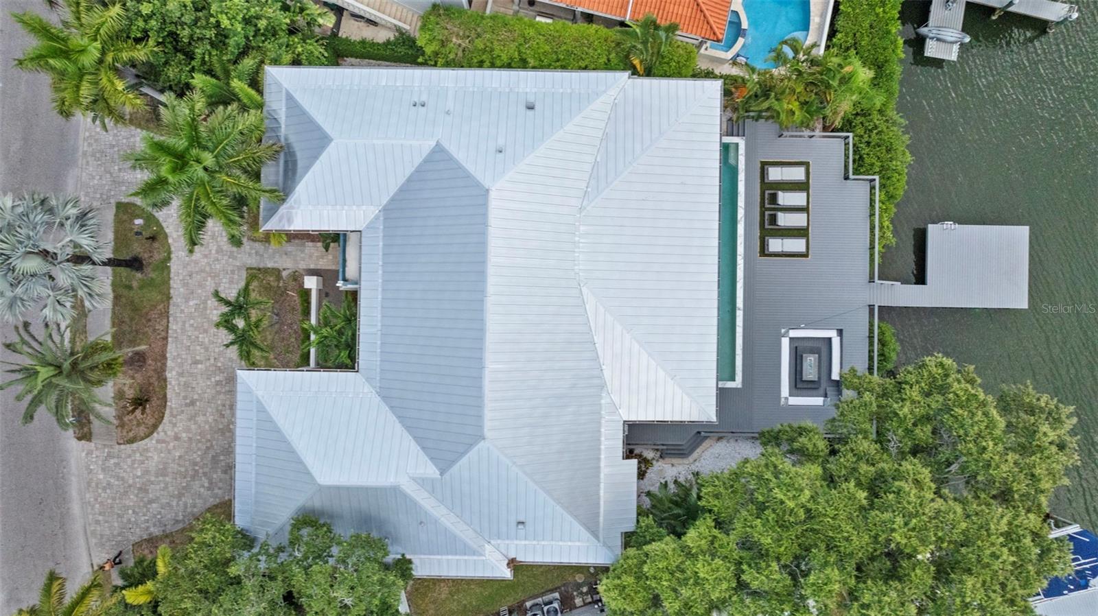 14 W SPANISH MAIN ST