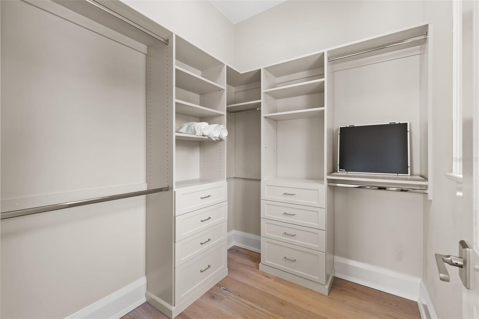 14 W SPANISH MAIN ST