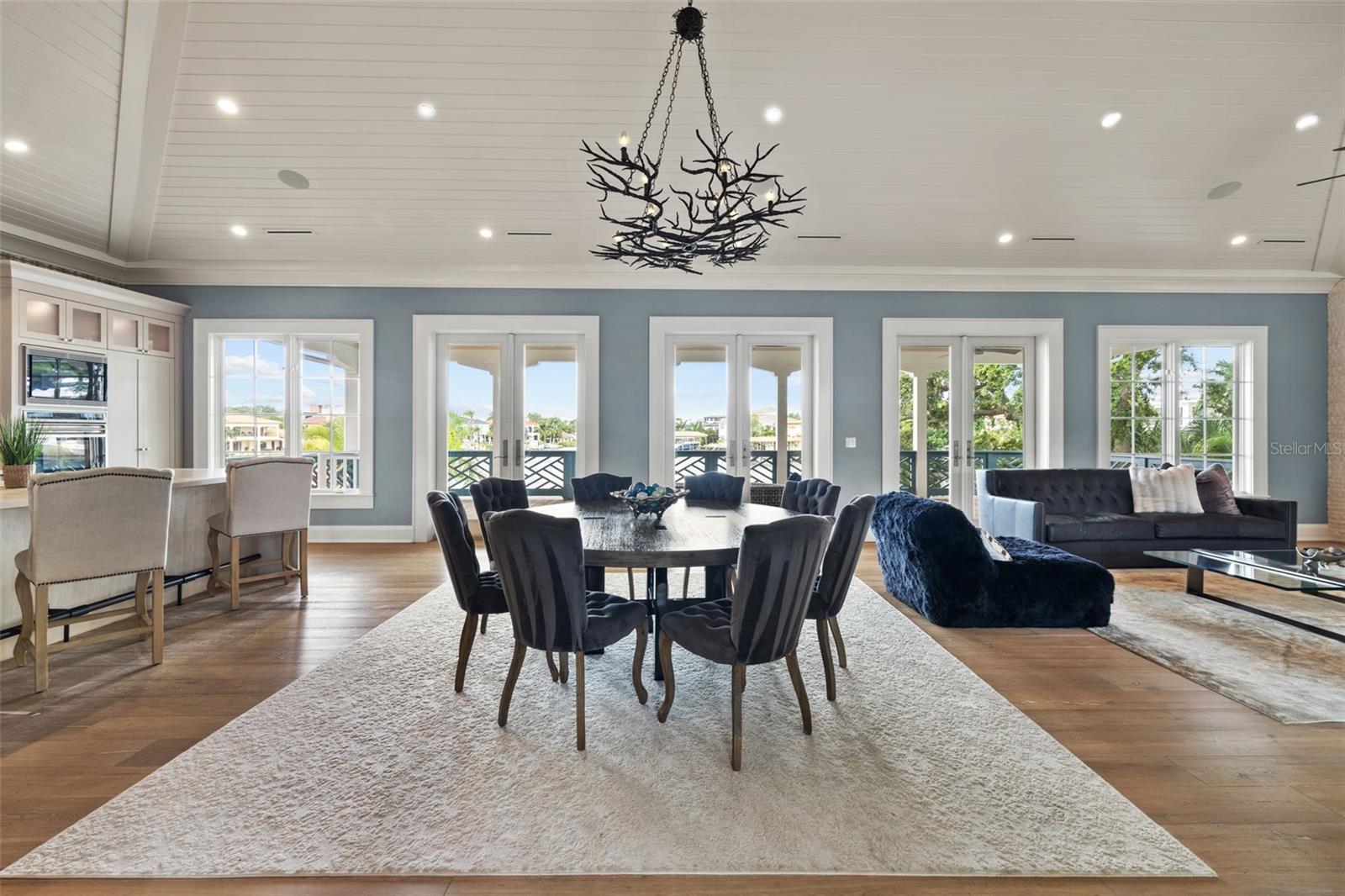 14 W SPANISH MAIN ST