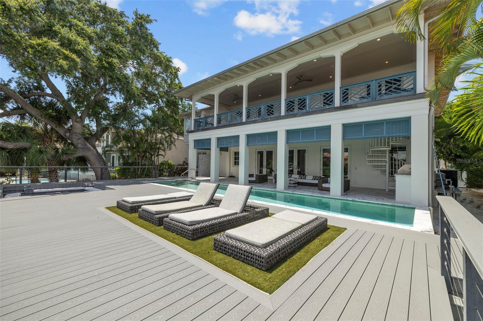 14 W SPANISH MAIN ST