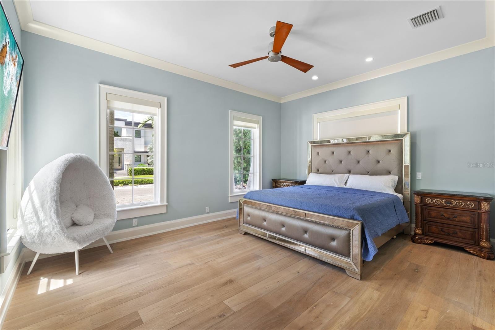 14 W SPANISH MAIN ST