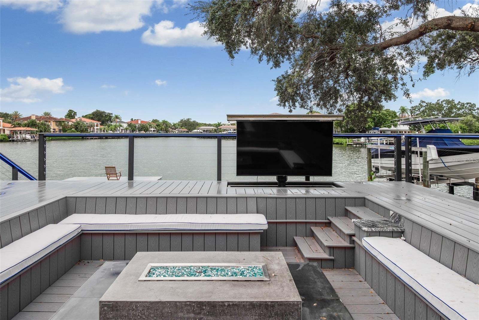 14 W SPANISH MAIN ST