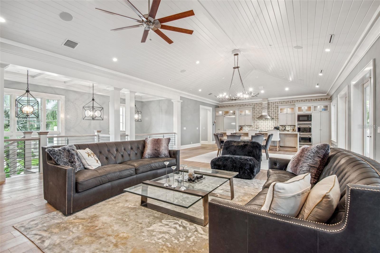 14 W SPANISH MAIN ST