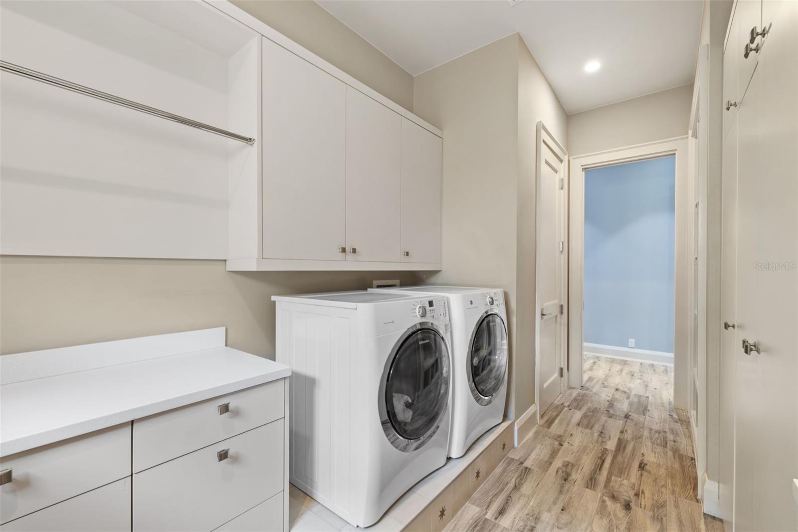 14 W SPANISH MAIN ST