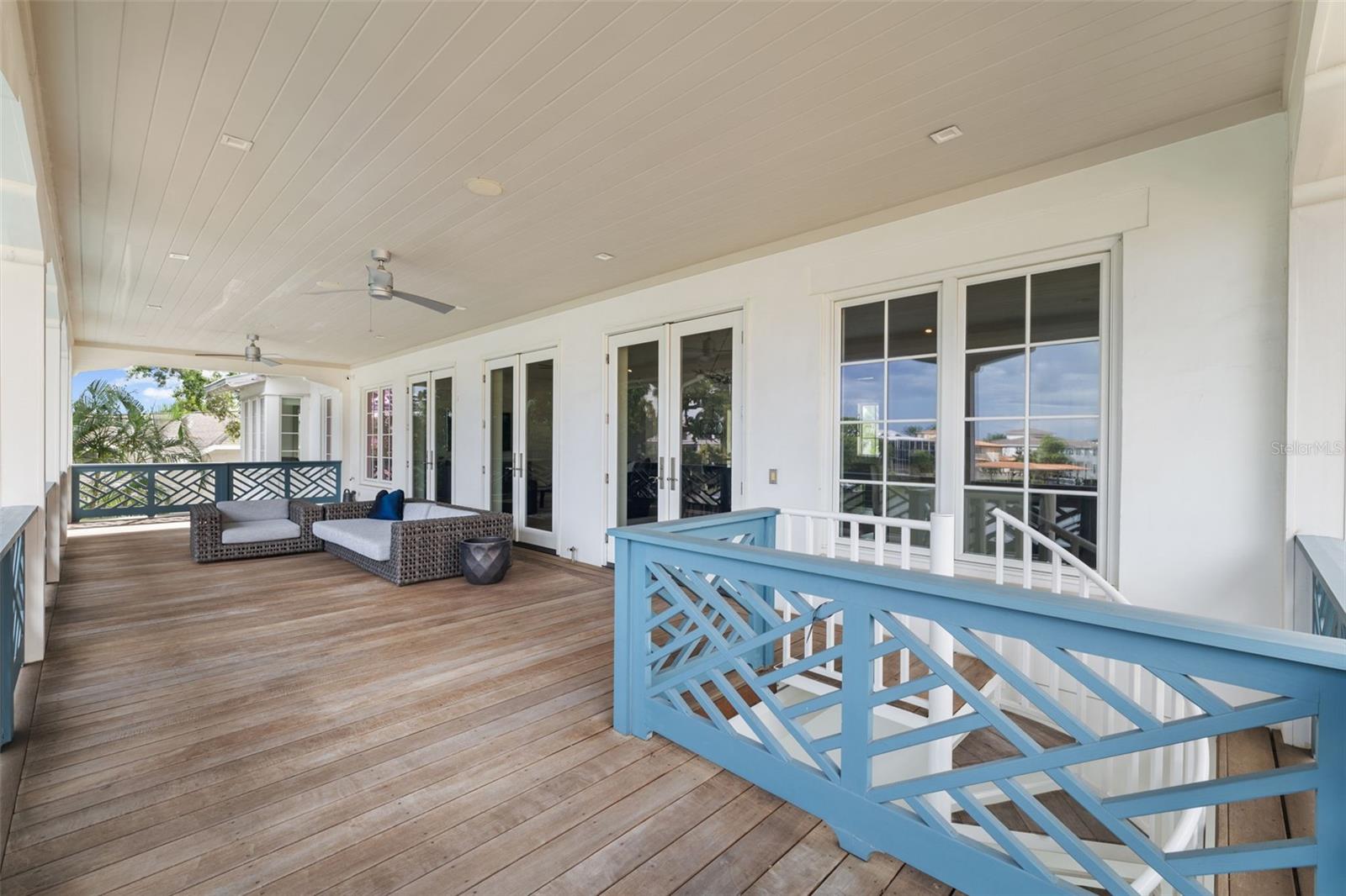 14 W SPANISH MAIN ST