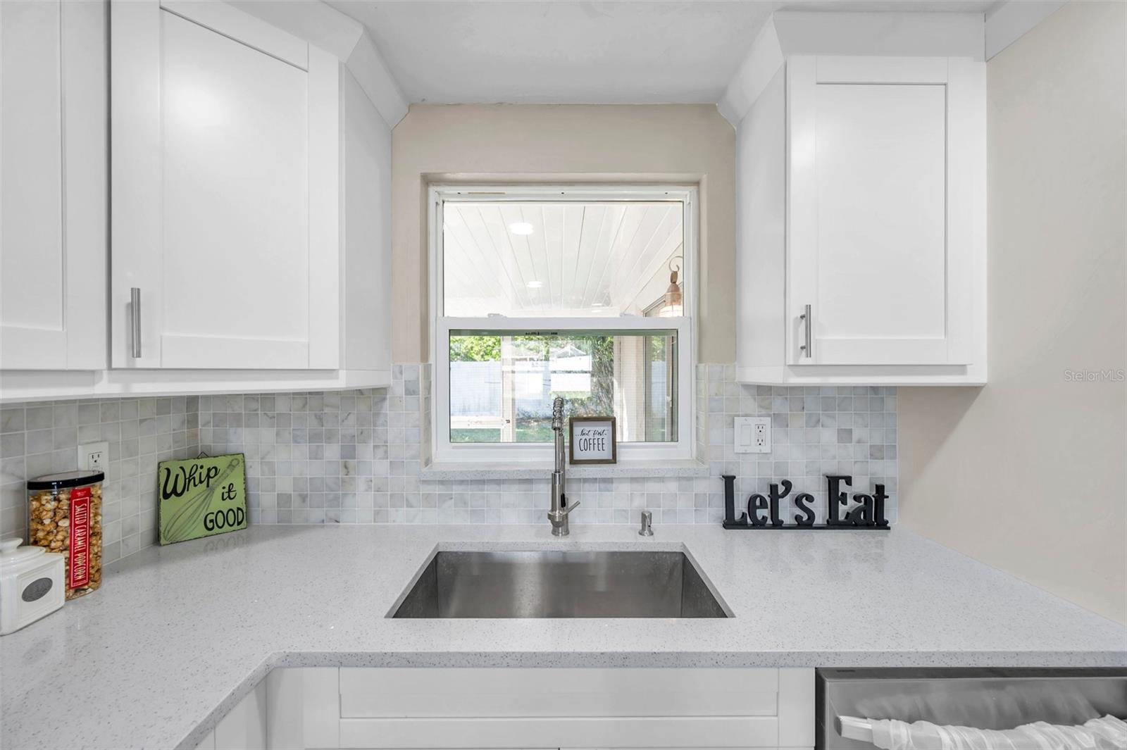 5728 DOLORES DR