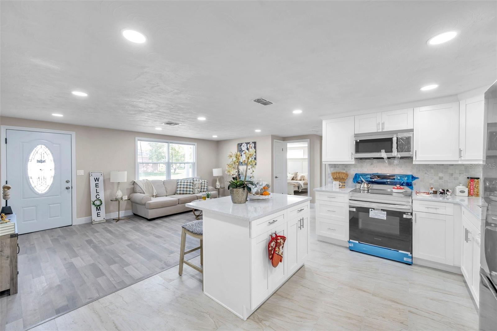 5728 DOLORES DR