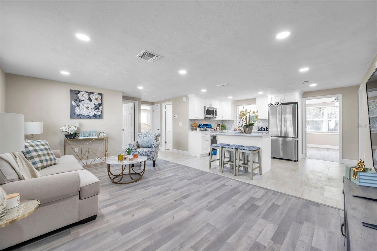5728 DOLORES DR