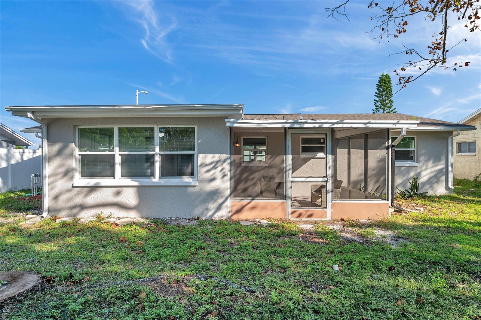 5728 DOLORES DR
