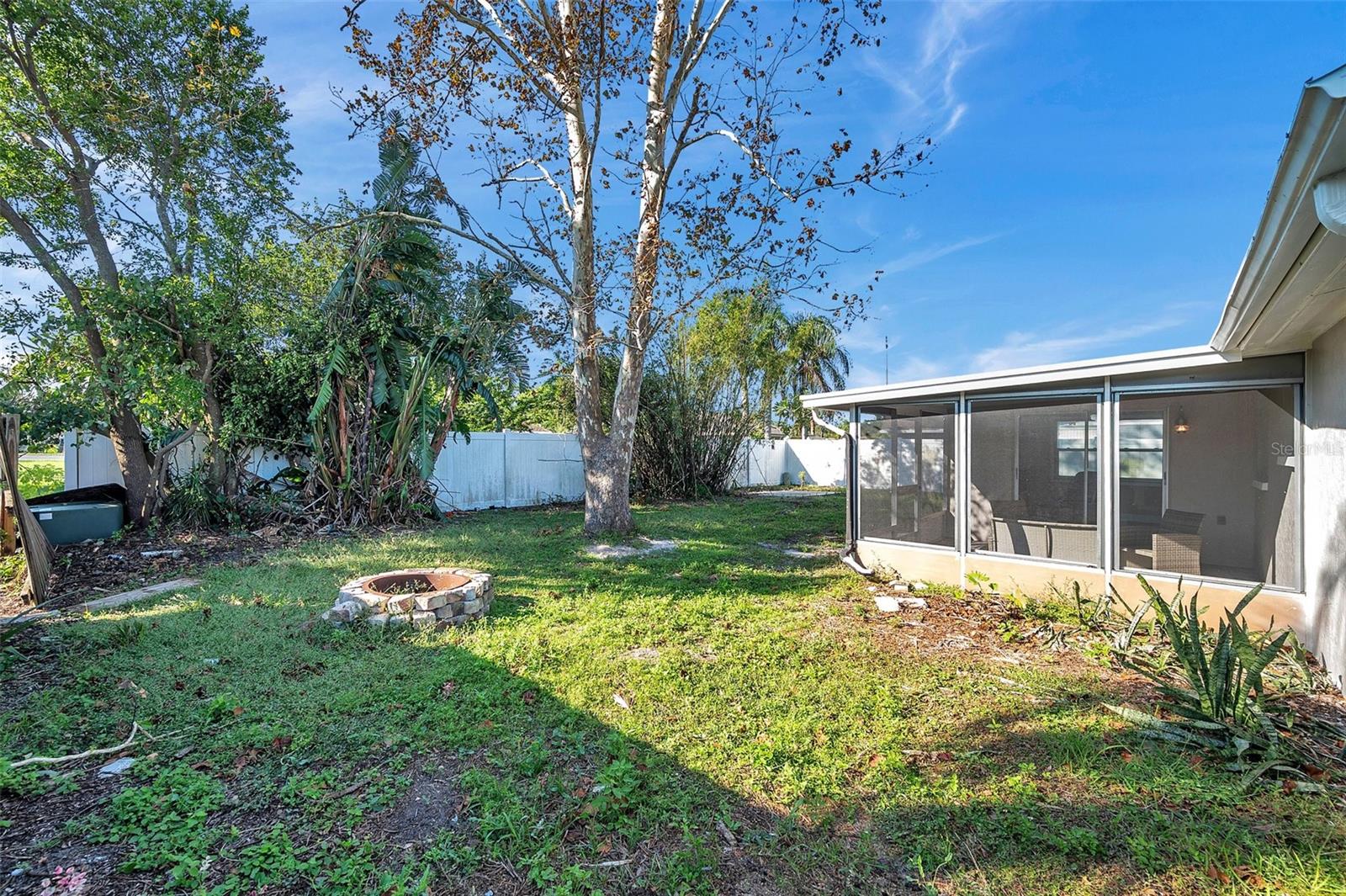 5728 DOLORES DR