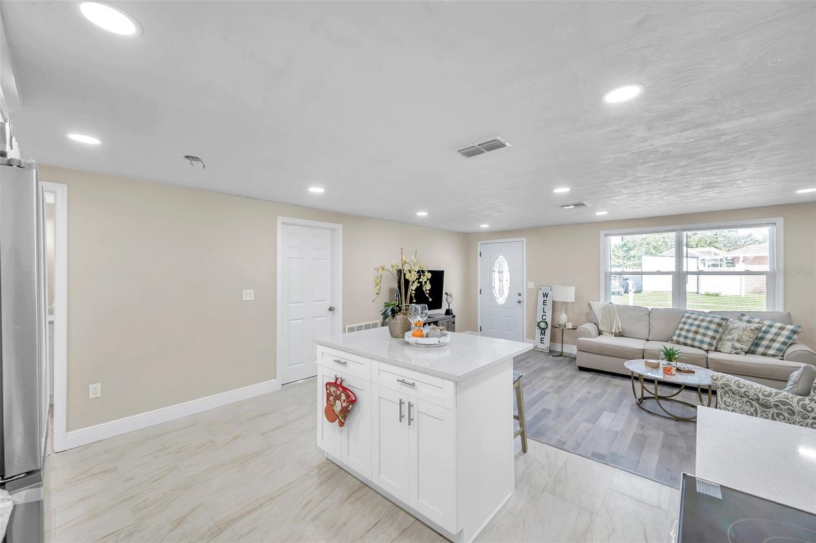 5728 DOLORES DR