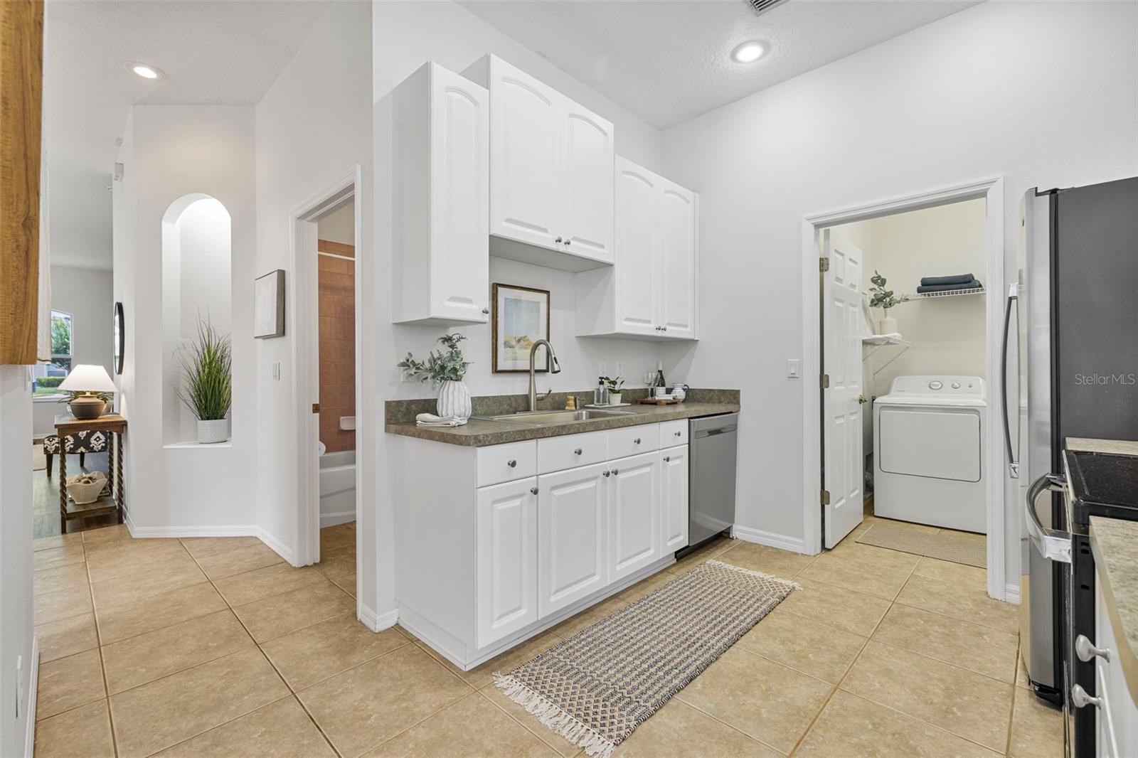 2537 STANHOPE DR