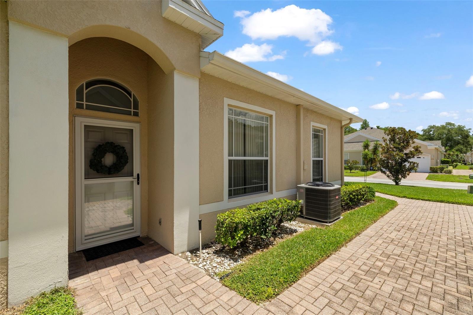 2537 STANHOPE DR
