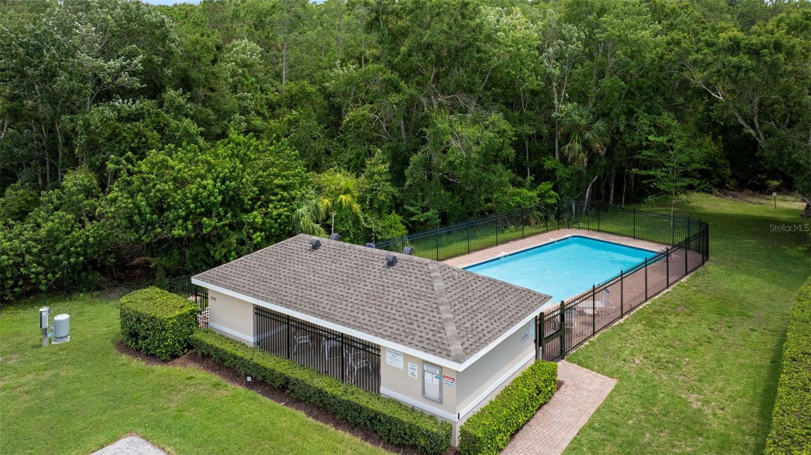 2537 STANHOPE DR
