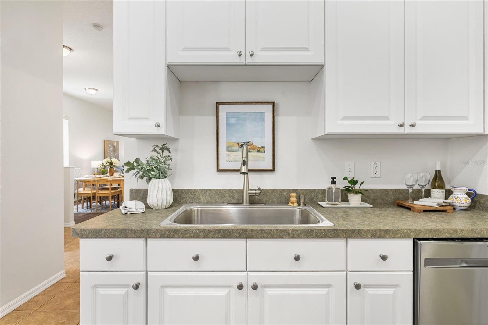 2537 STANHOPE DR