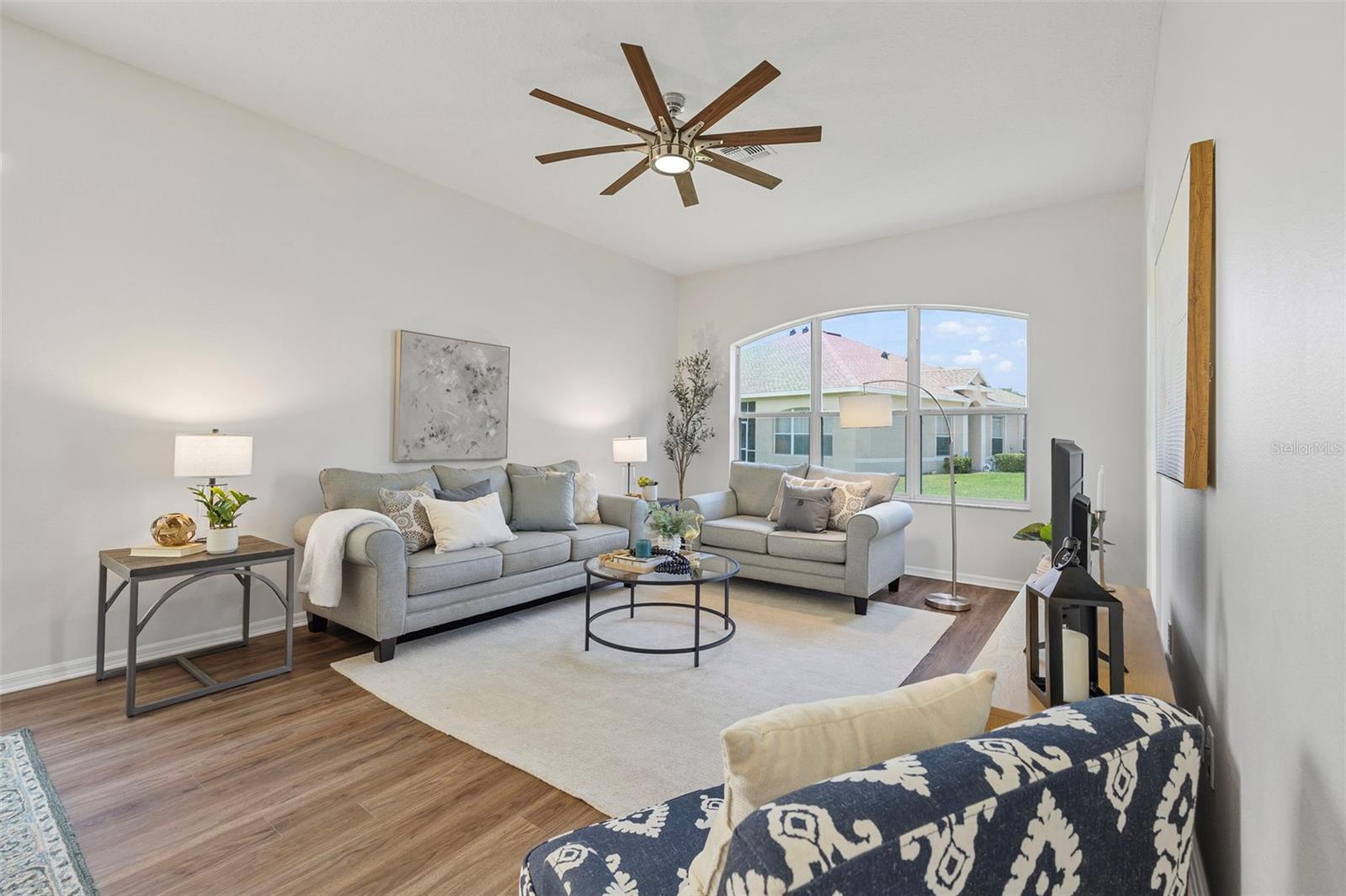 2537 STANHOPE DR