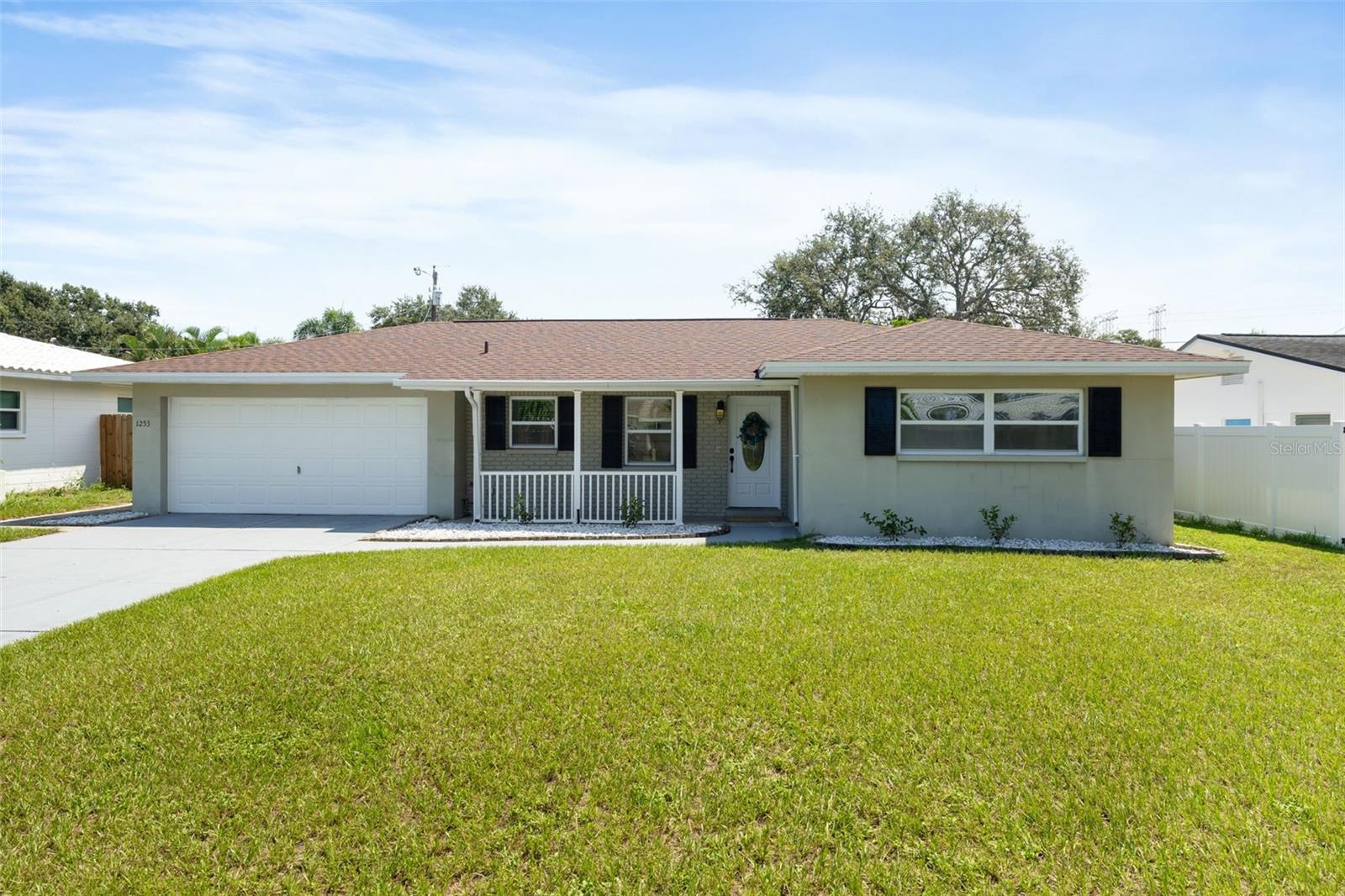 1253 GRENADA AVE