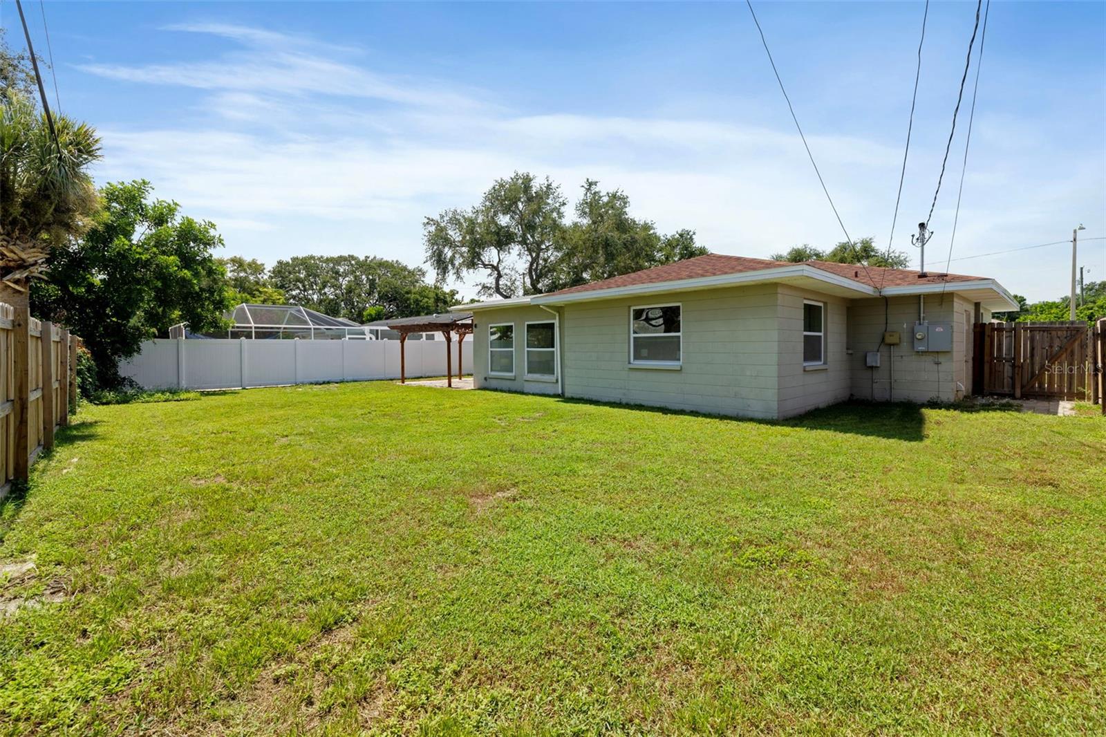 1253 GRENADA AVE