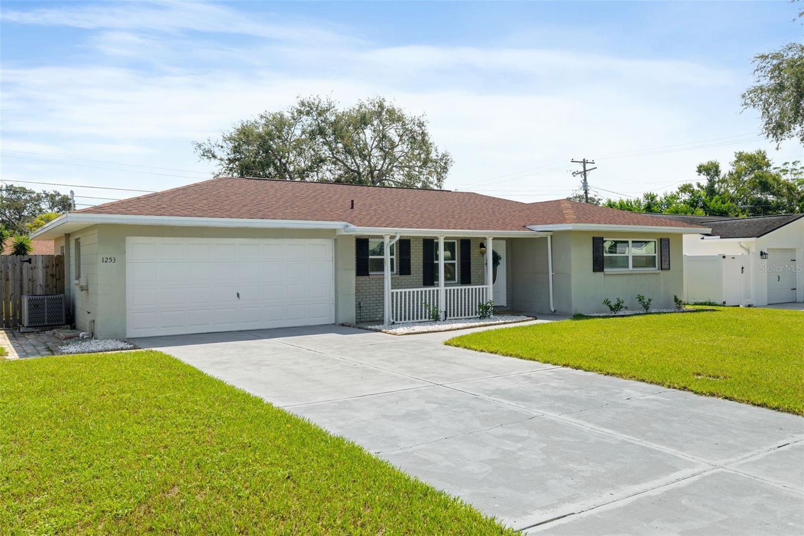 1253 GRENADA AVE