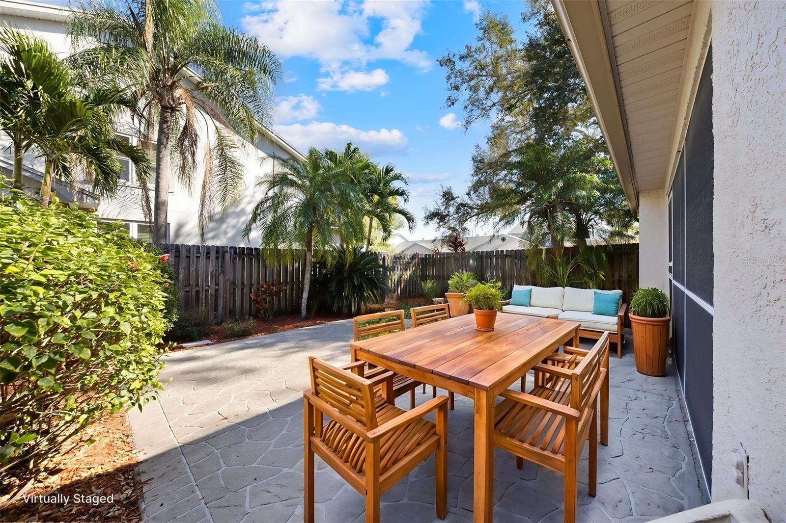 3087 PEPPERWOOD LN W