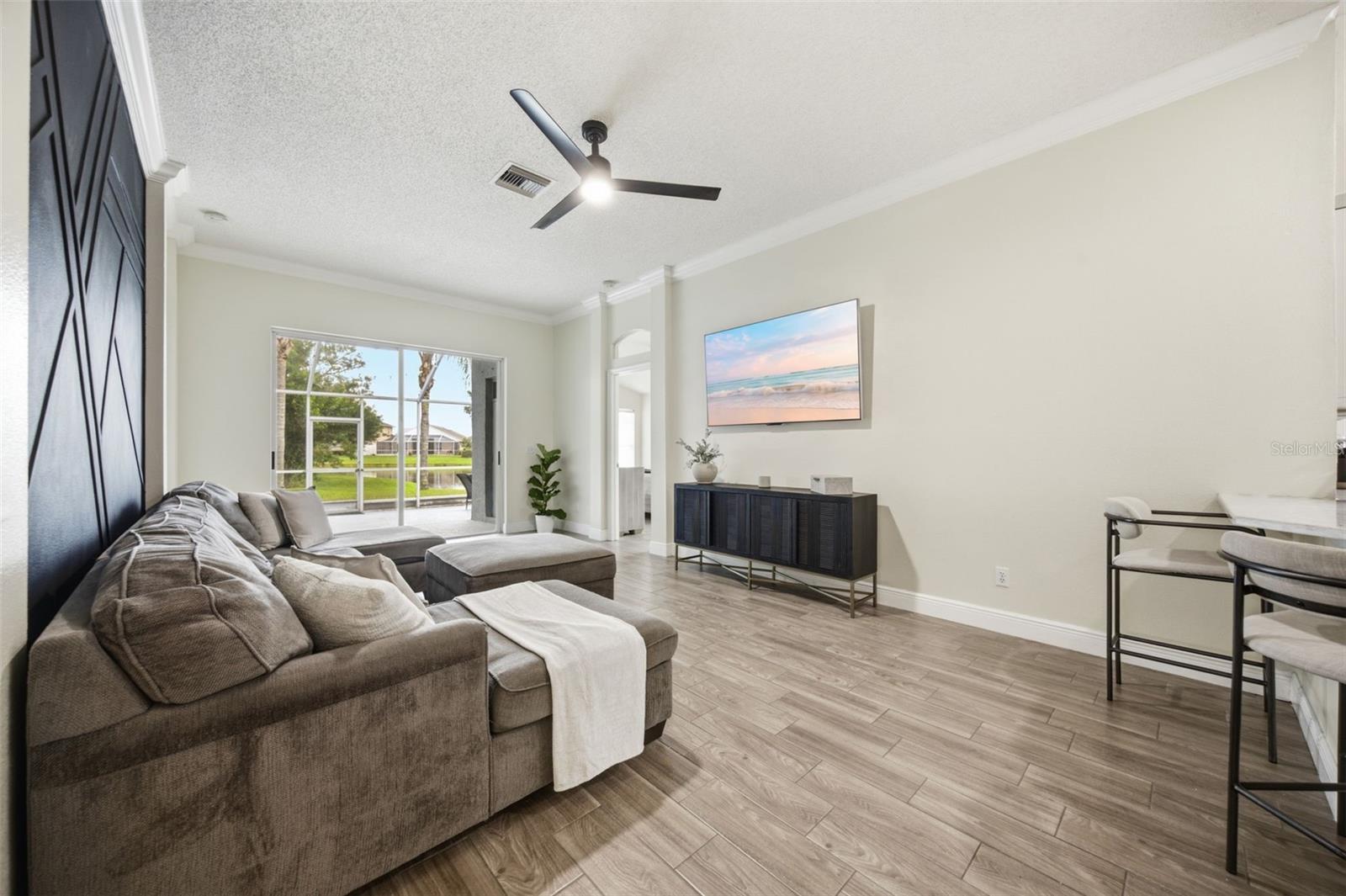 416 CYPRESS VIEW DR