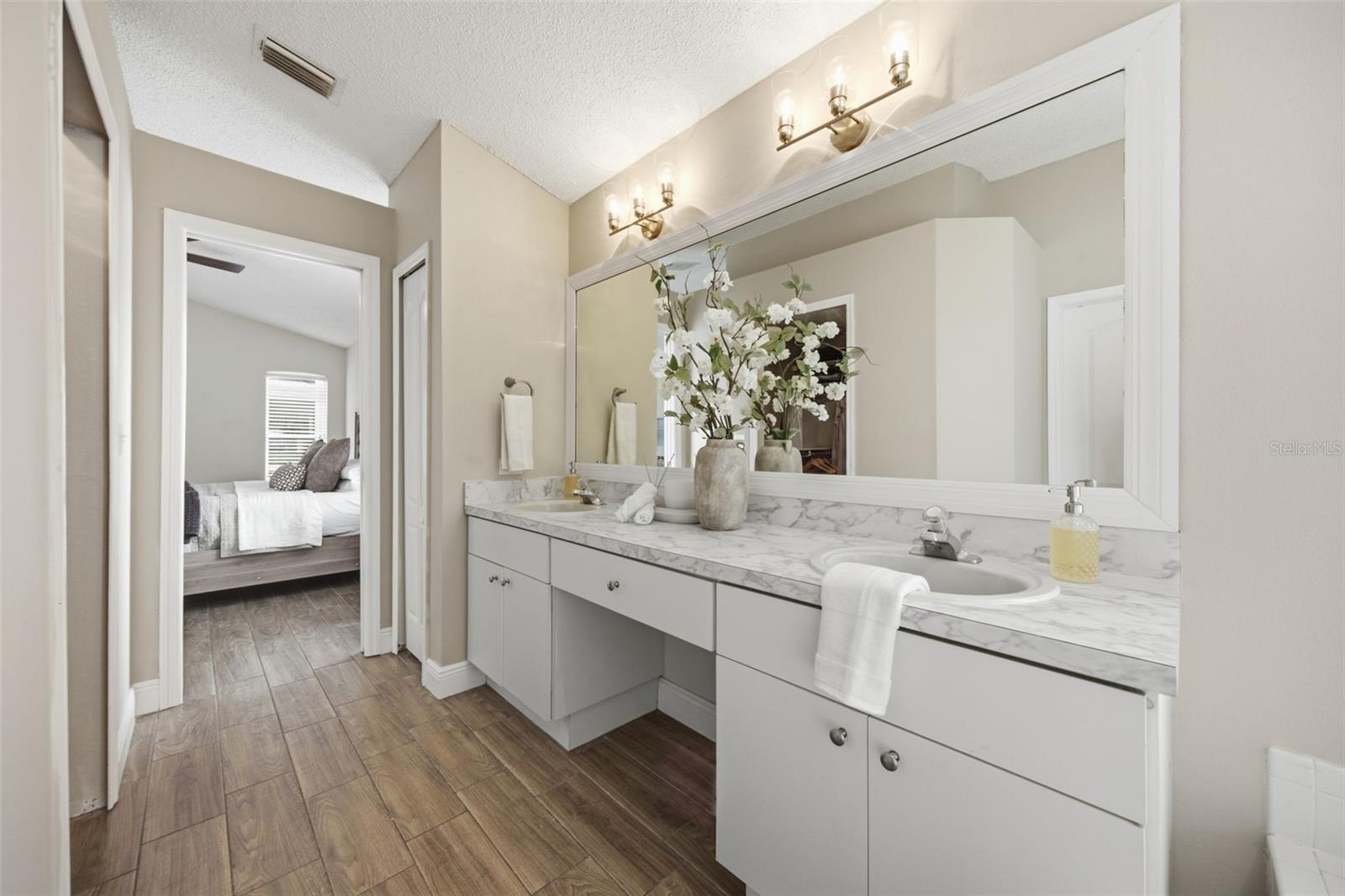 416 CYPRESS VIEW DR