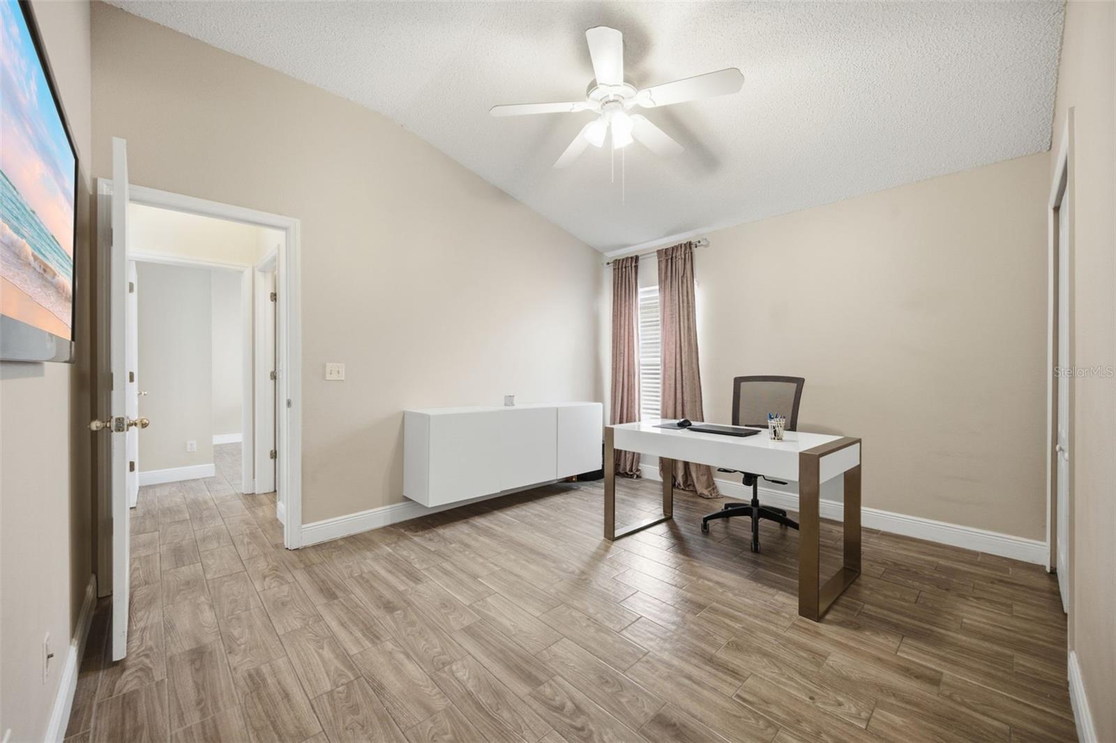 416 CYPRESS VIEW DR