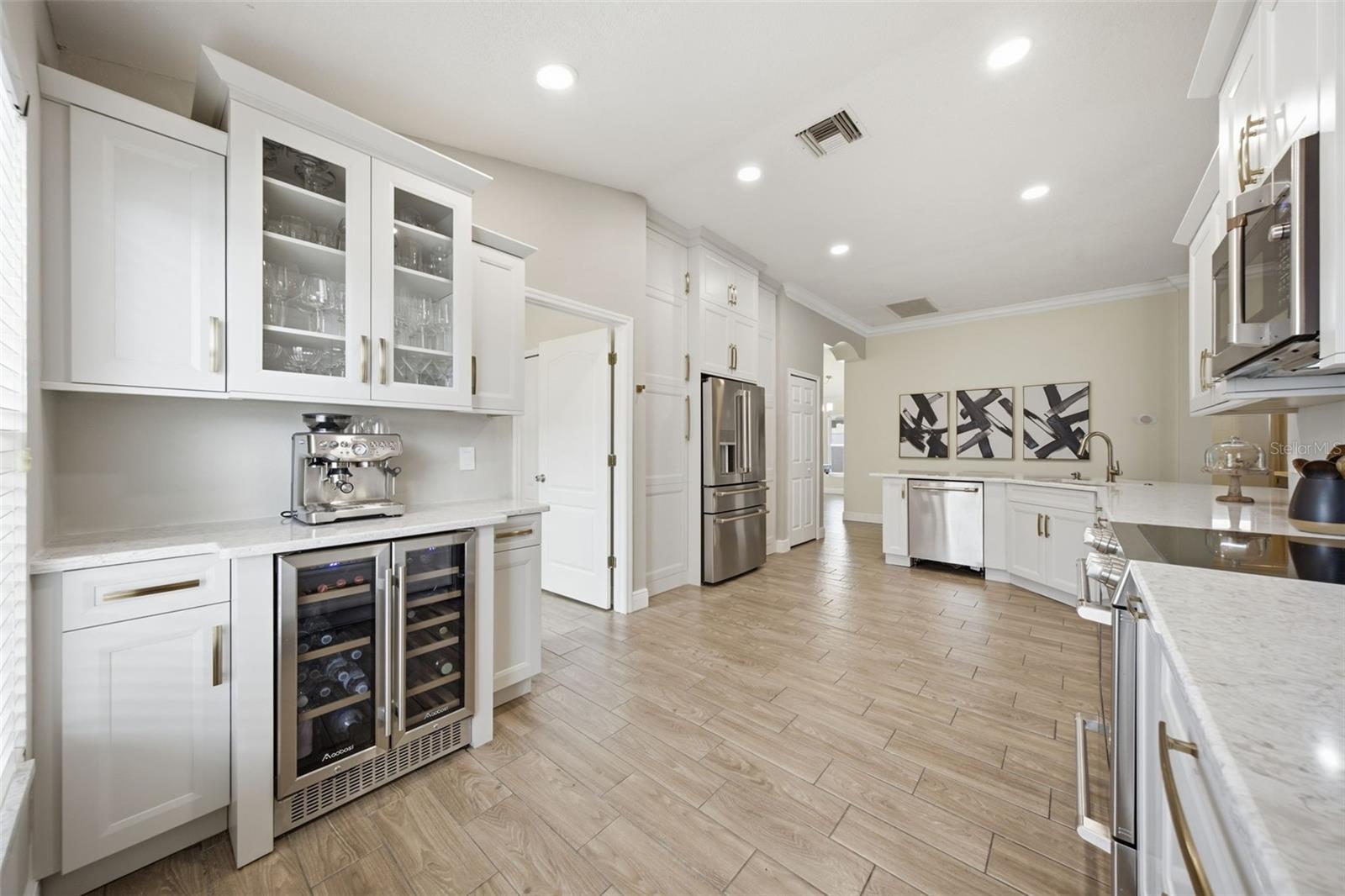 416 CYPRESS VIEW DR