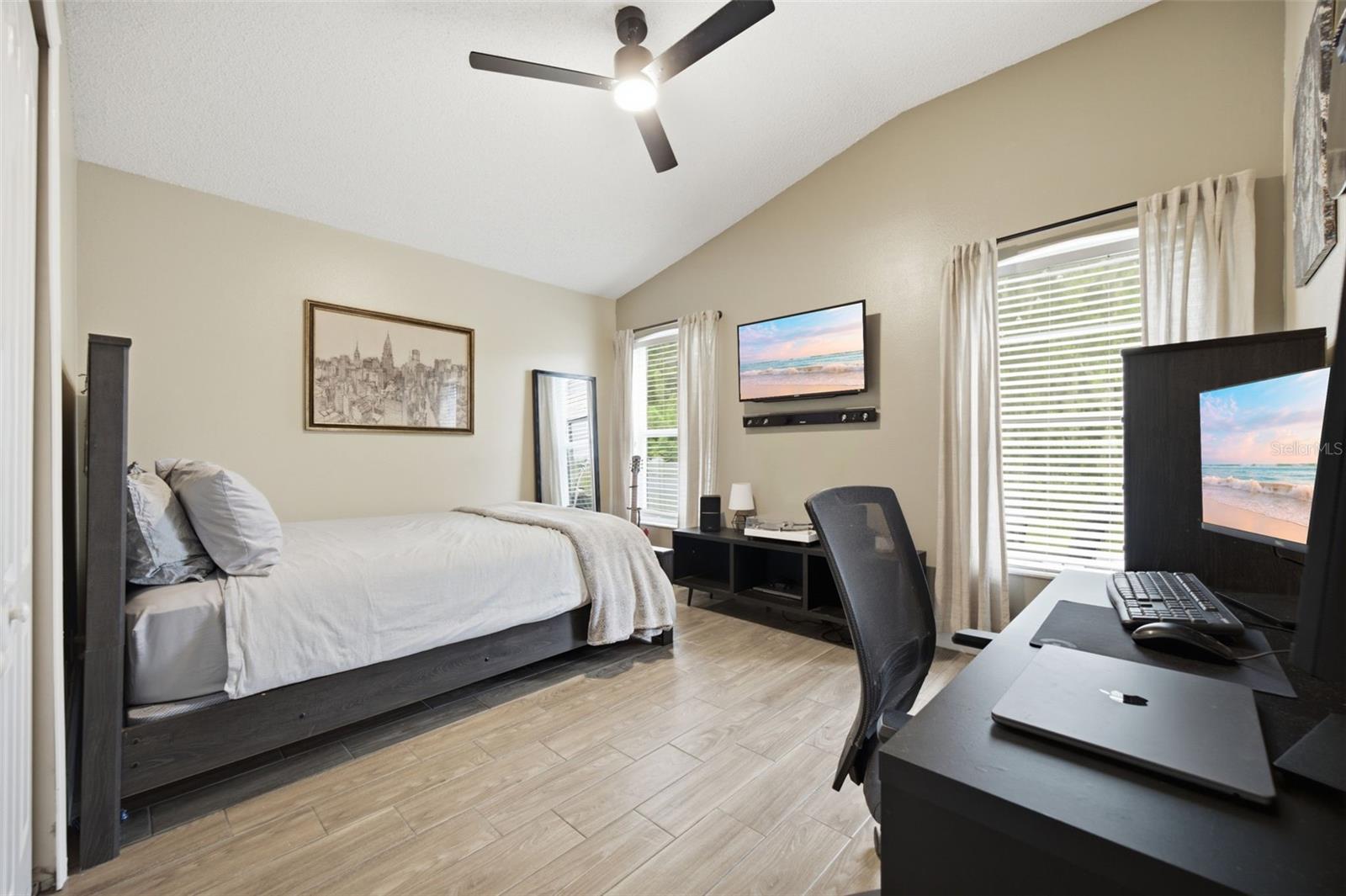 416 CYPRESS VIEW DR