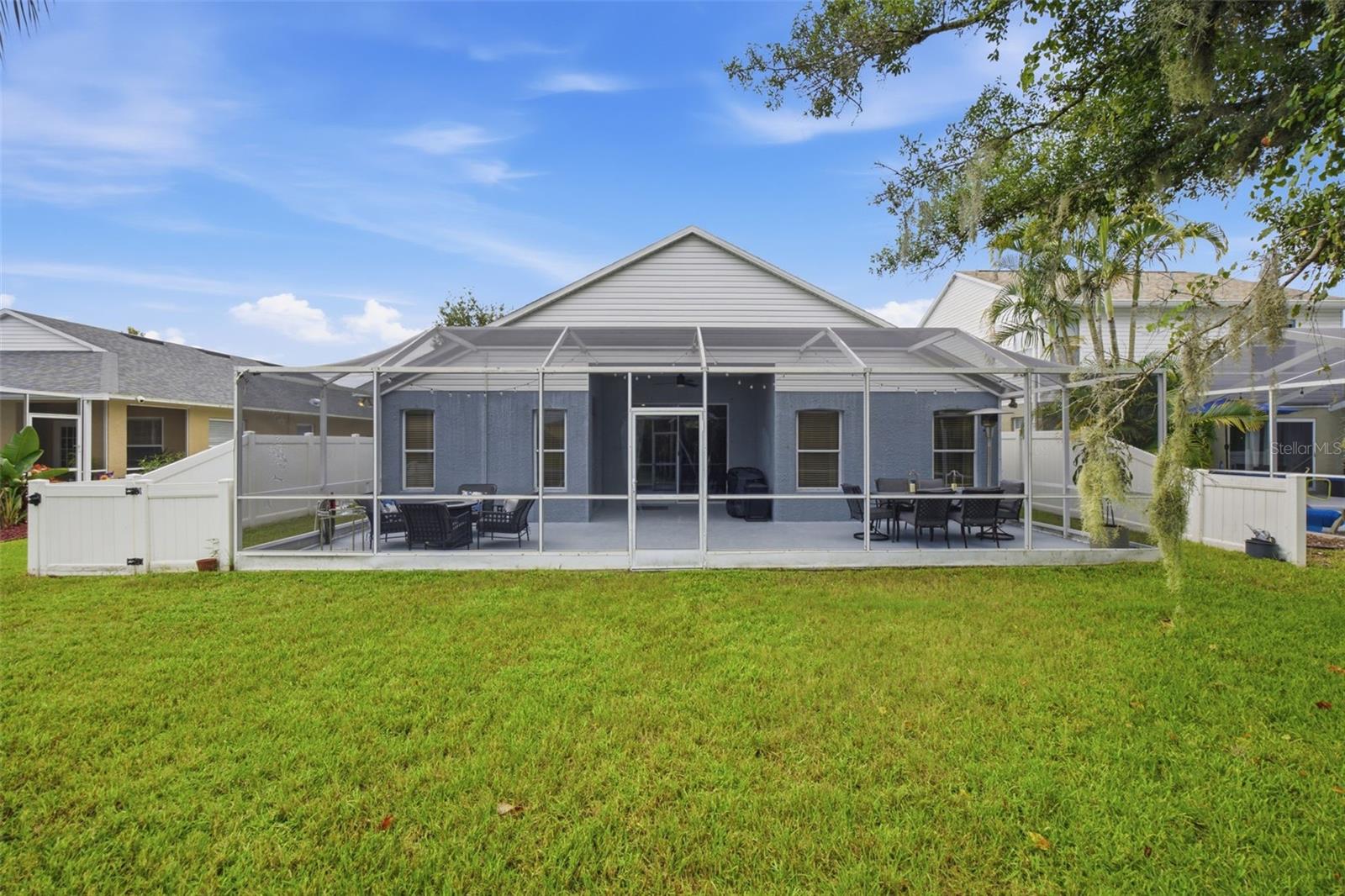 416 CYPRESS VIEW DR