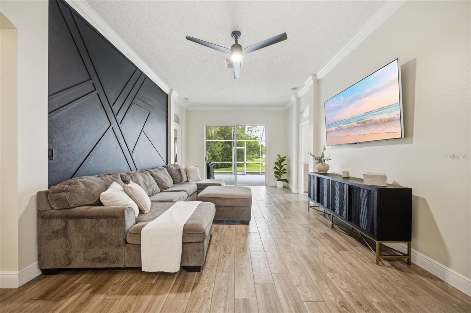 416 CYPRESS VIEW DR