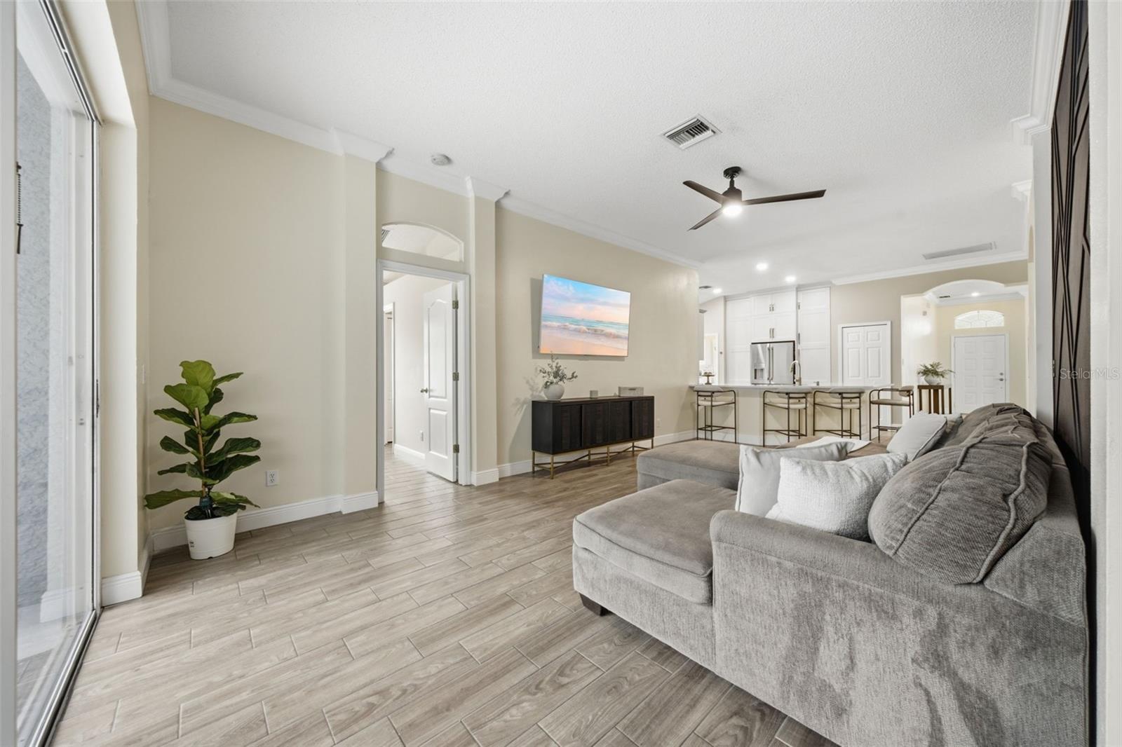 416 CYPRESS VIEW DR