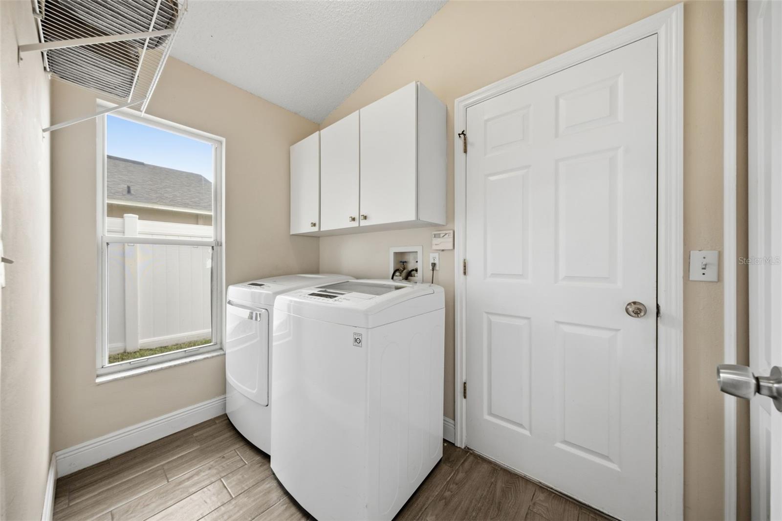 416 CYPRESS VIEW DR