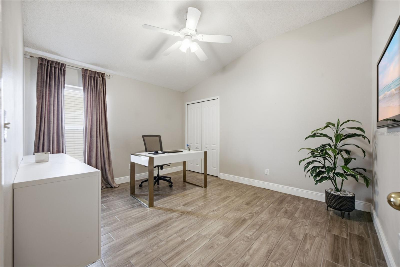 416 CYPRESS VIEW DR