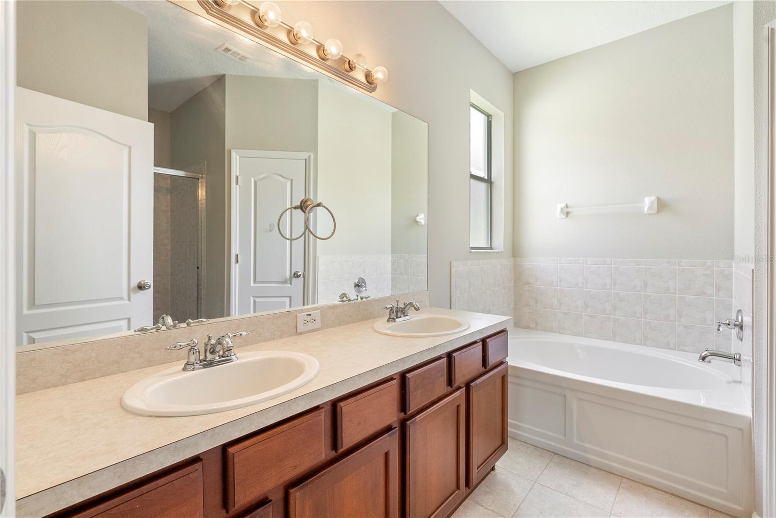13615 OLD FLORIDA CIR
