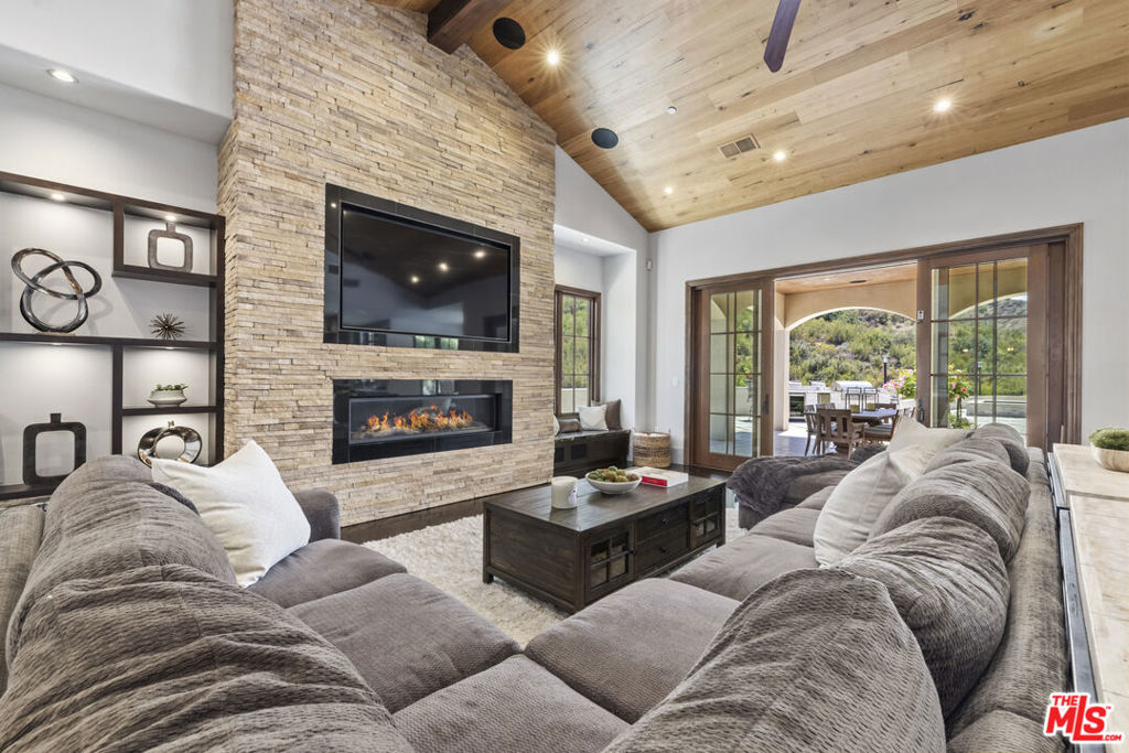 29450 MALIBU VIEW Court
