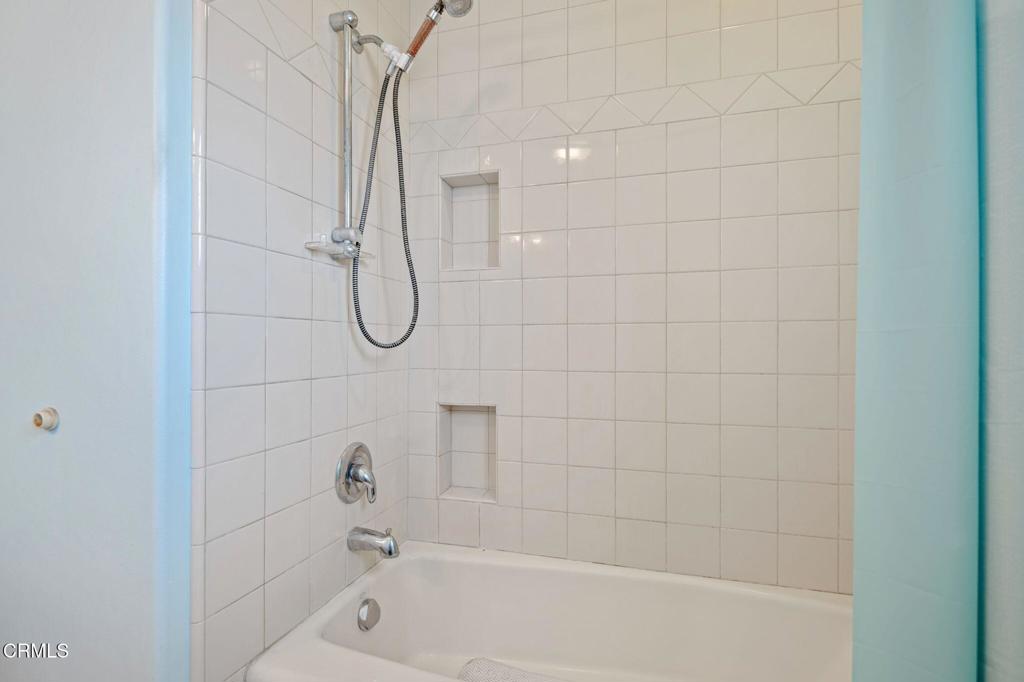 6555 Camino Venturoso