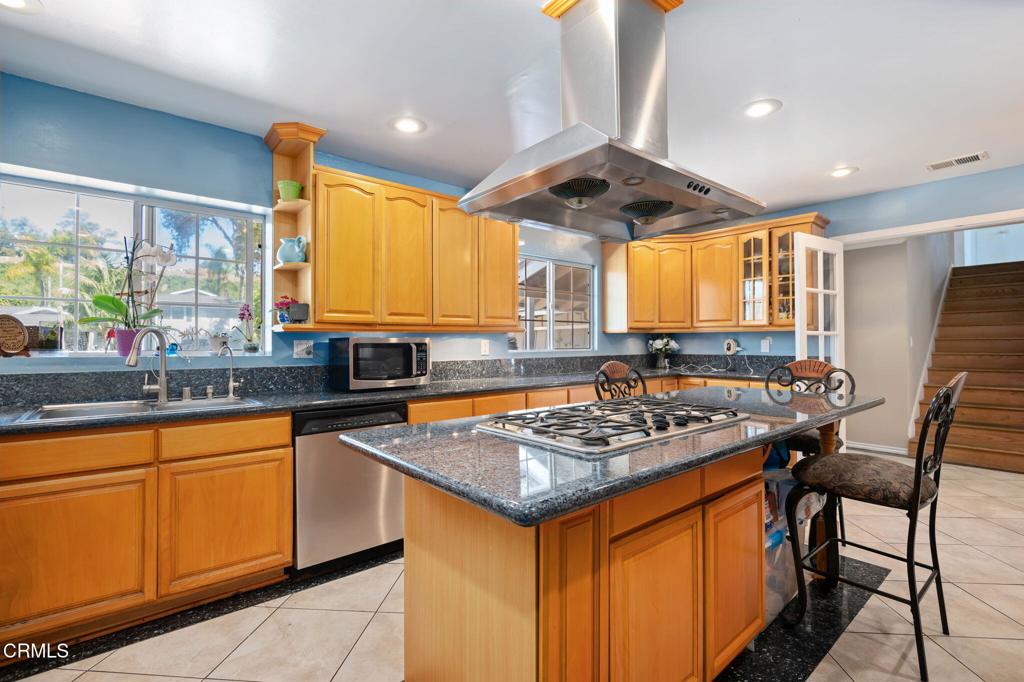 6555 Camino Venturoso