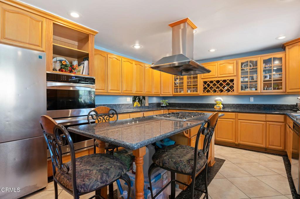 6555 Camino Venturoso