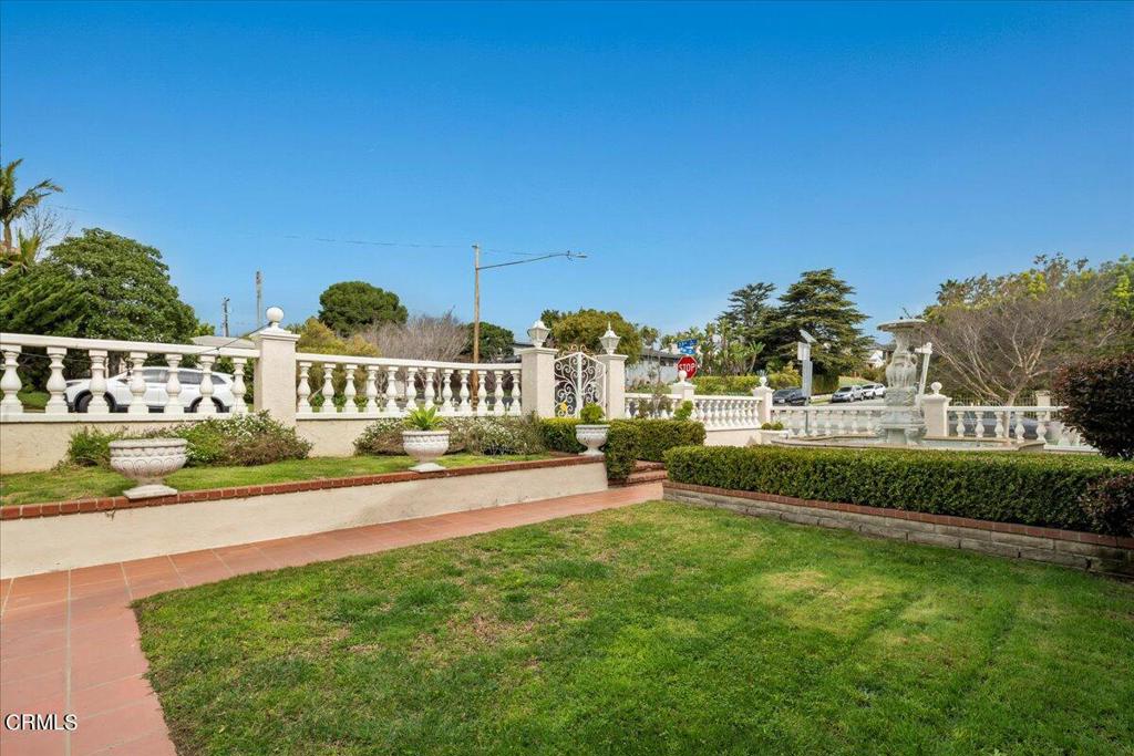 2222 Pier Avenue